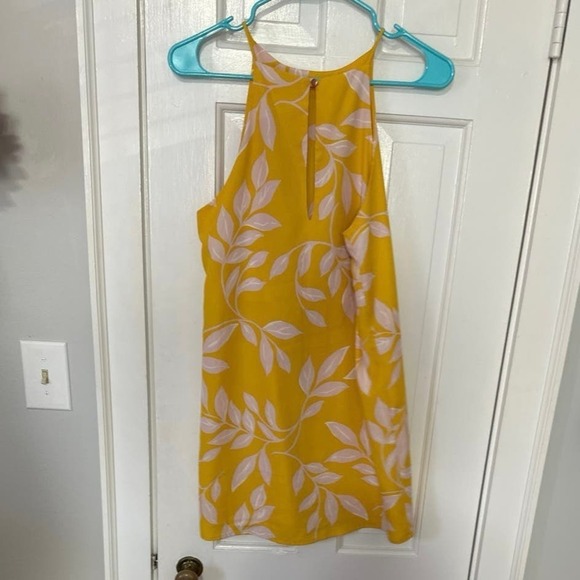 Pink lily mini dress - Picture 3 of 3